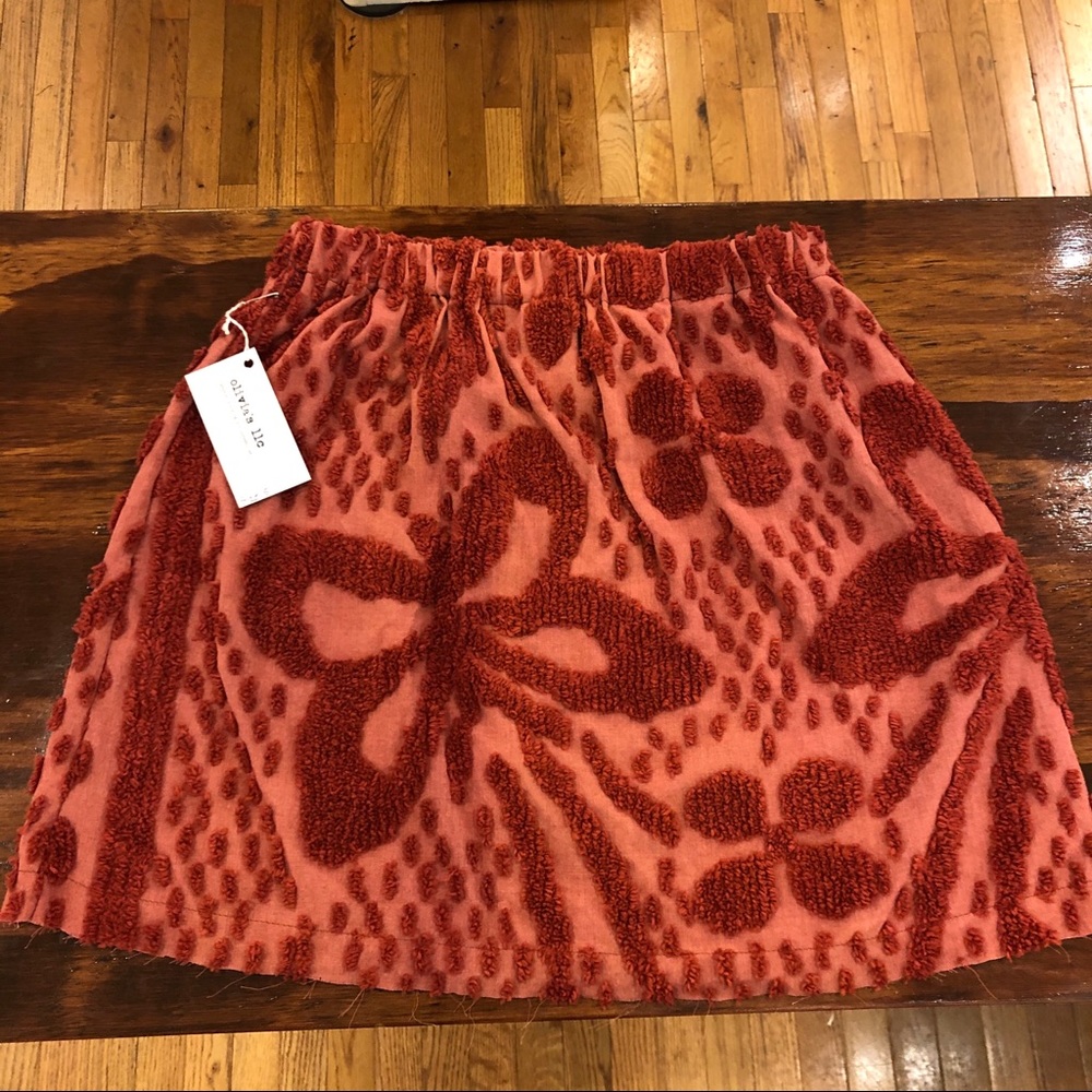 🦋 NWT Chenille Skirt Super soft with butterfly
